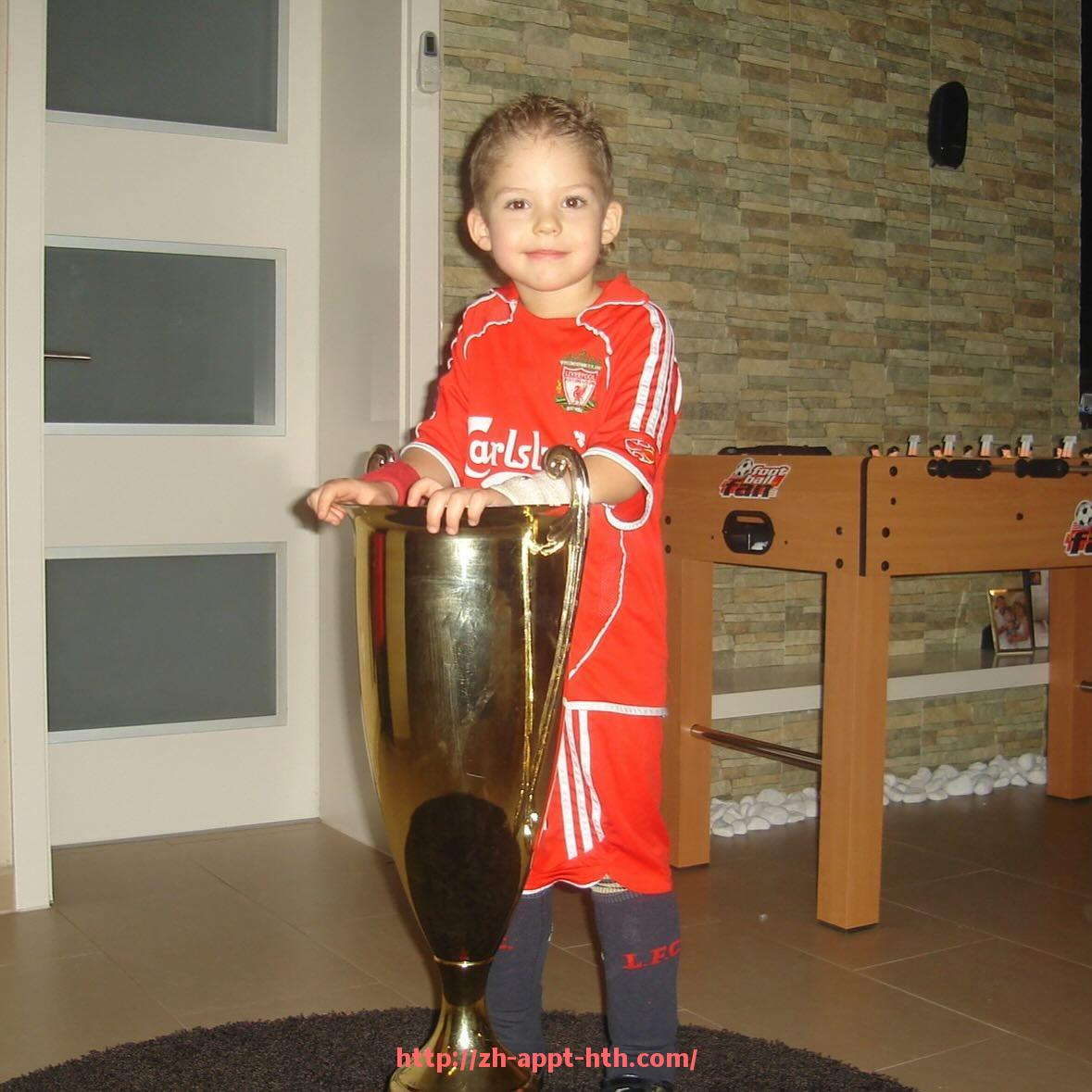 华体会hth官方网站下载-世俱杯区域独家合作伙伴案例分享及品牌联动策略探讨